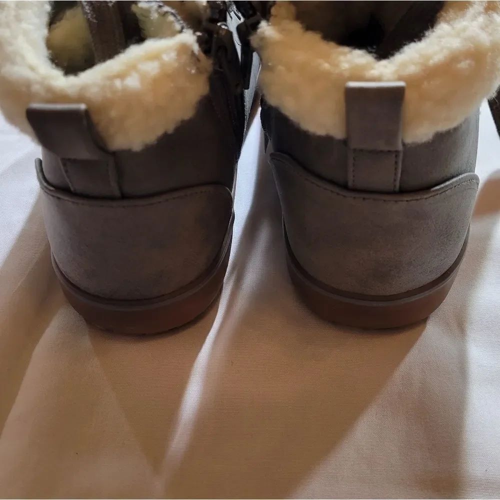 CAT&JACK BARNETT MID-TOP KID SHOES - Picture 8 of 16